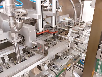 Pouch clamping system